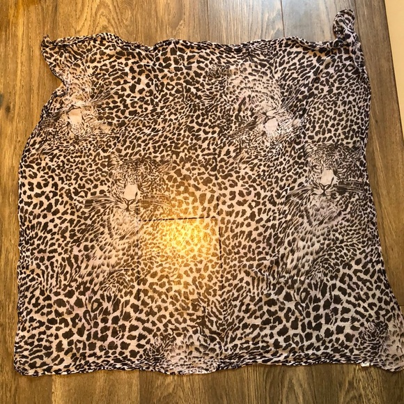 Cheetah scarf - Picture 3 of 6